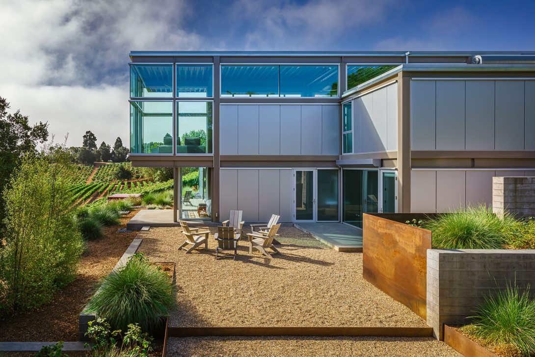 Gravel courtyard at the lower level, Healdsburg House